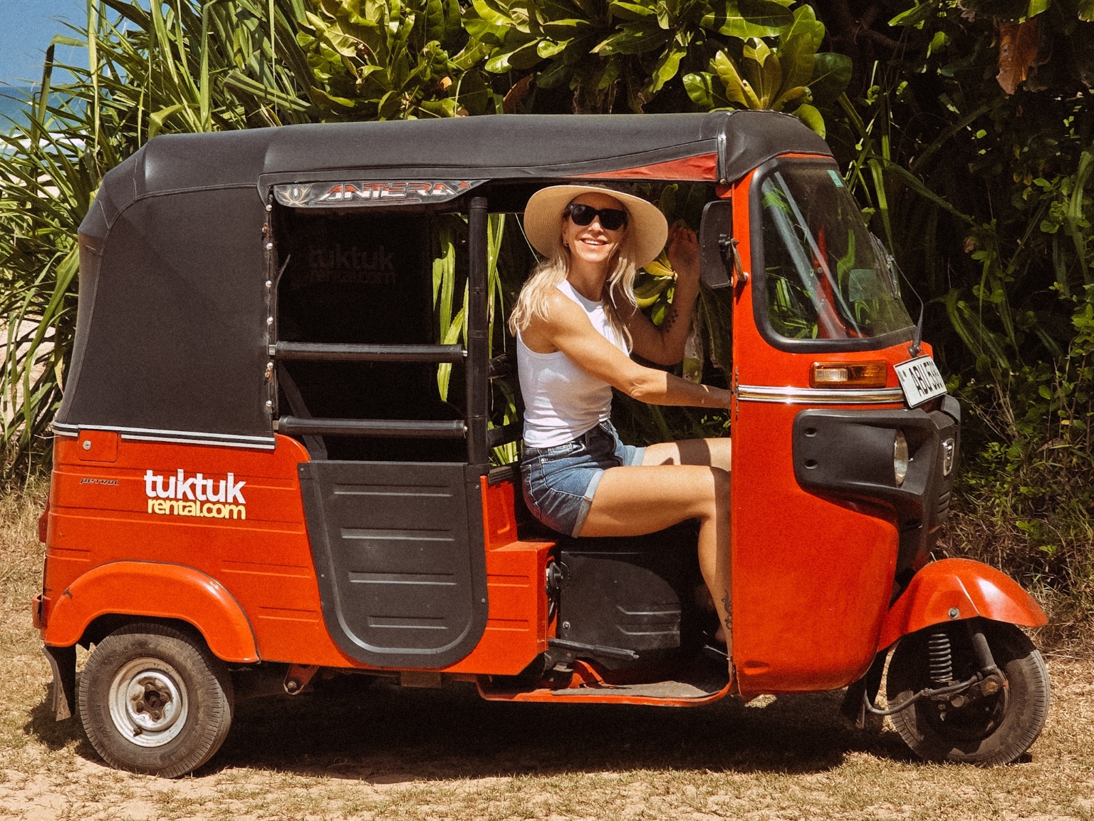 Traditional Sri Lankan tuk tuk